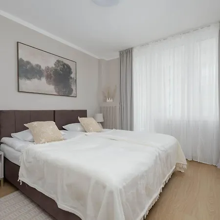 Exceptional In By Renters 아파트 바르샤바